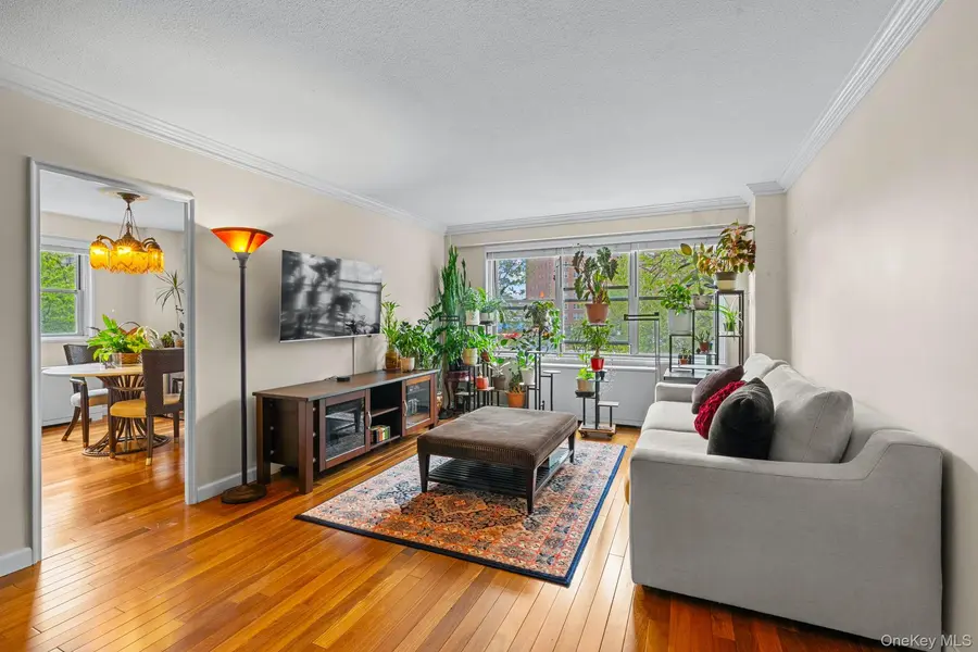 70-31 108th ST #3G, Forest Hills, NY 11375