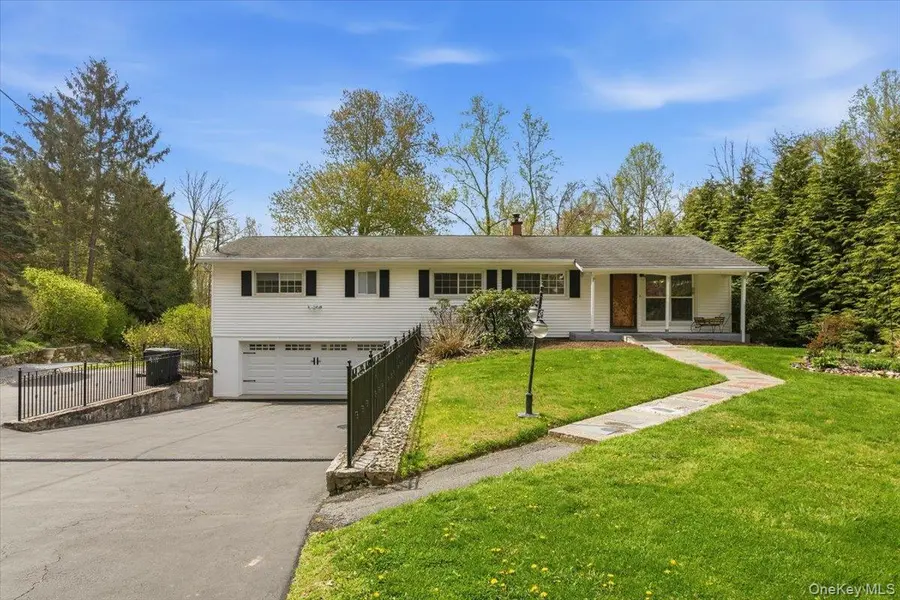 11 Lower Lake RD, Mahopac, NY 10541