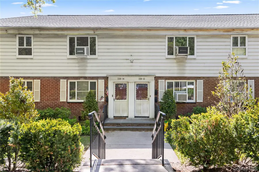 228-14 stronghurst AVE #Upper, Queens Village, NY 11427