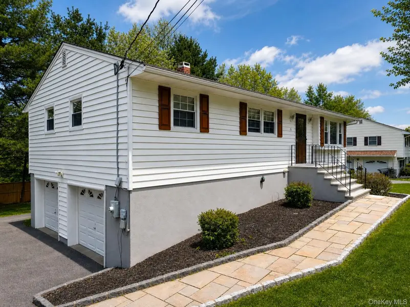 15 Pleasant DR, Highland Mills, NY 10930