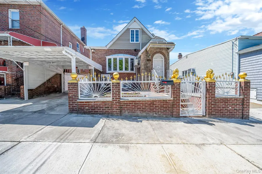 51-78 72nd PL, Maspeth, NY 11377
