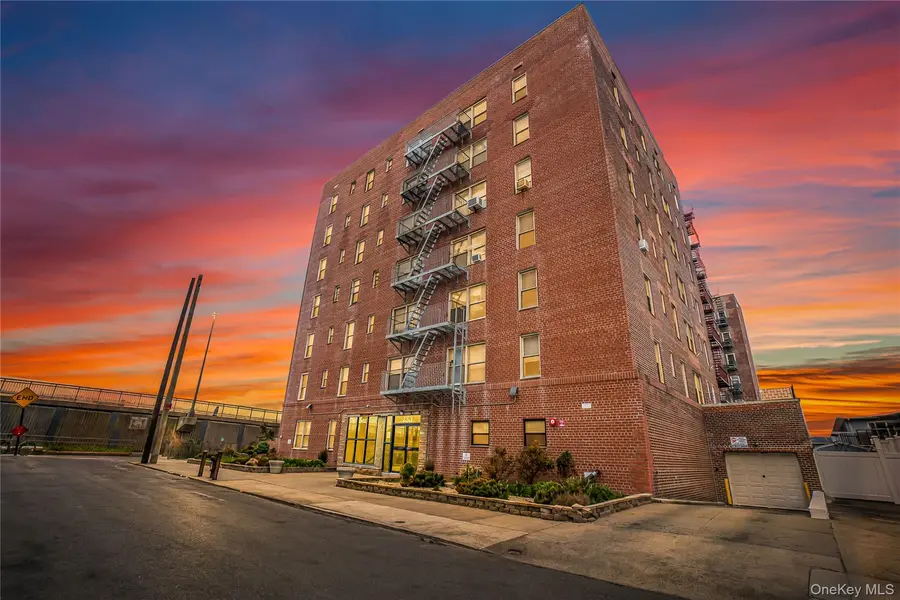 133 Beach 120th ST #3A, Rockaway Park, NY 11694