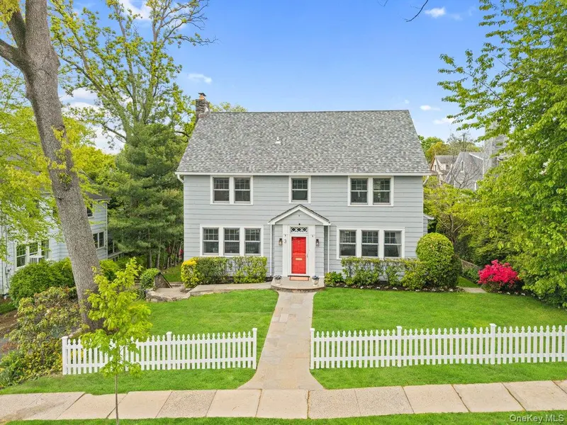 3 Vanderburgh AVE, Larchmont, NY 10538