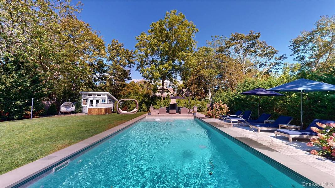 5 Halsey AVE, East Quogue, NY 11942