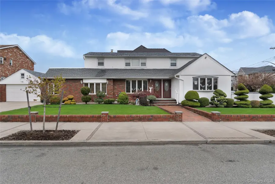 86-17 157th AVE, Howard Beach, NY 11414