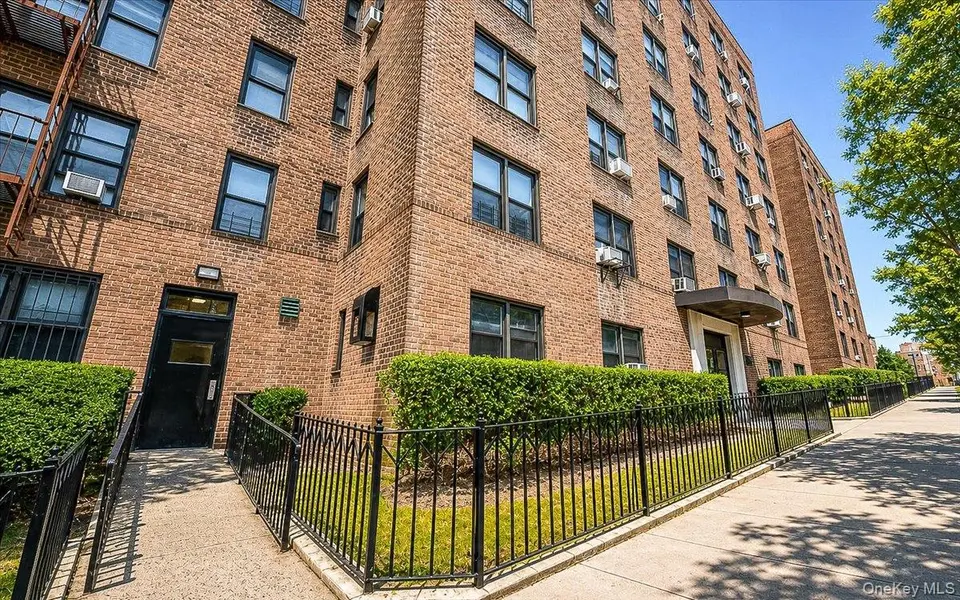 102-12 65th AVE #C35, Forest Hills, NY 11375