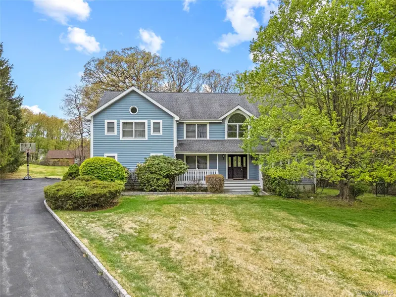3 Anita CT, Cortlandt Manor, NY 10567
