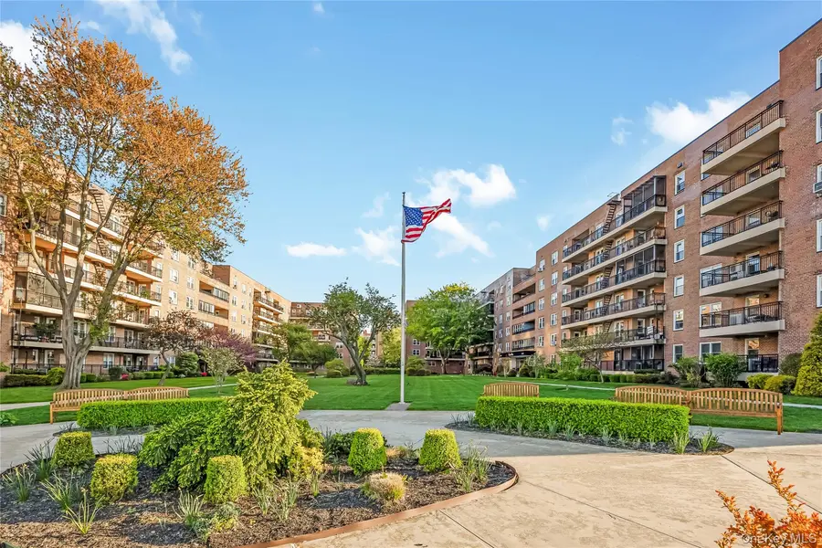 162-41 Powells Cove BLVD #6S, Whitestone, NY 11357