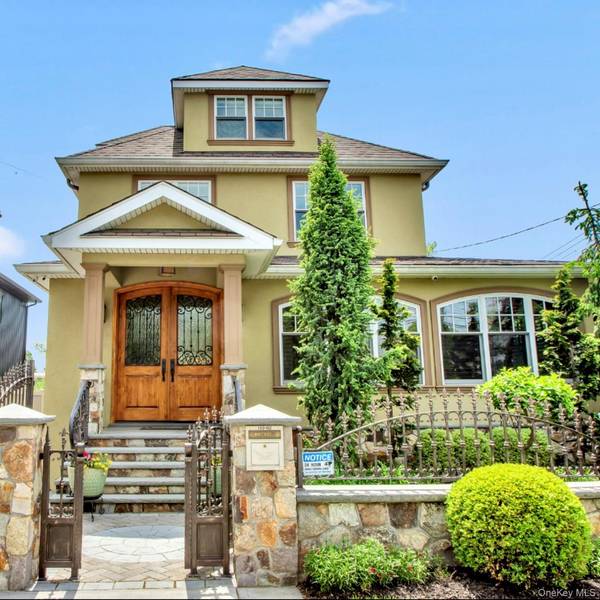 149-02 11th AVE, Whitestone, NY 11357