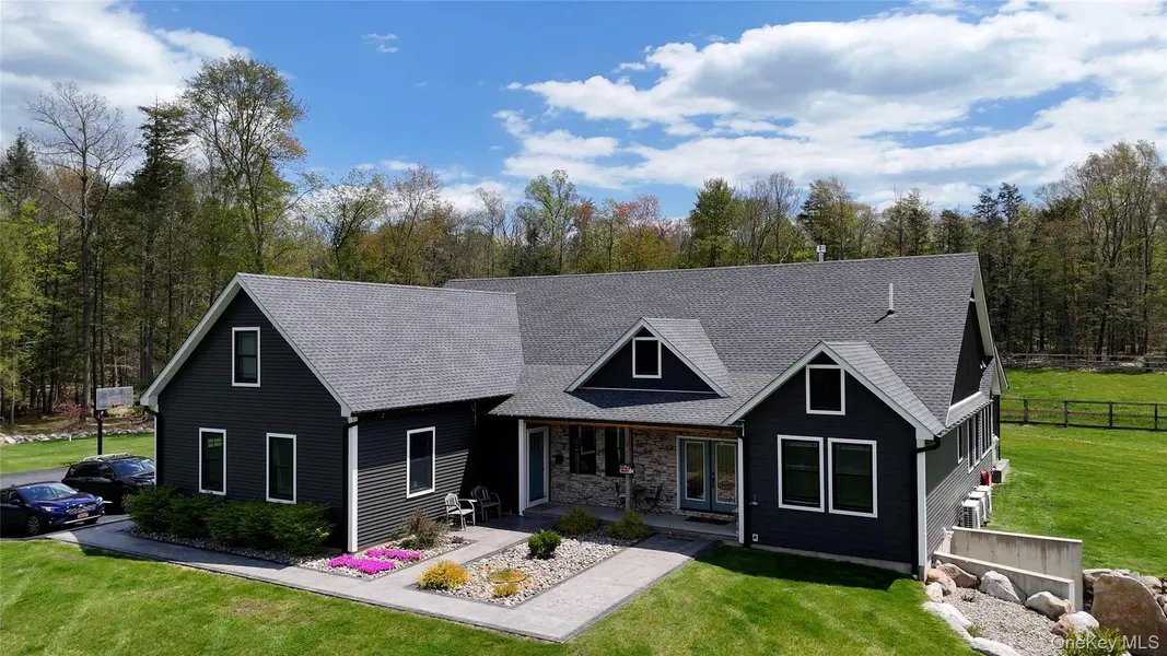 240 Sinsabaugh RD, Pine Bush, NY 12566