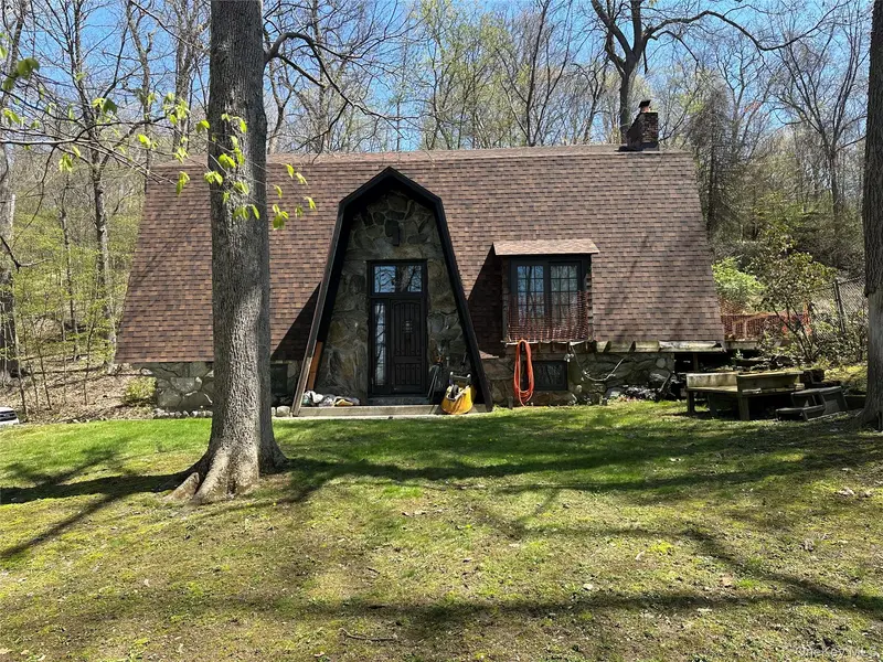 50 Dogwood RD, Hopewell Junction, NY 12533