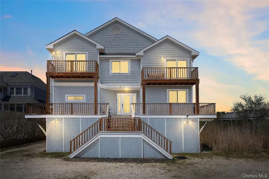 818 Dune RD, Westhampton Beach, NY 11978
