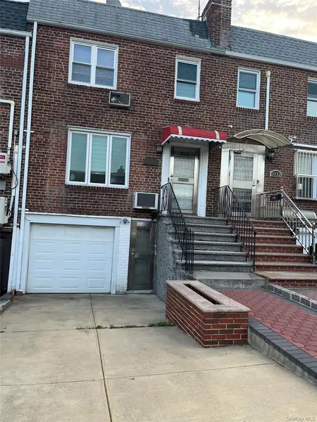 5314 194th ST, Fresh Meadows, NY 11365