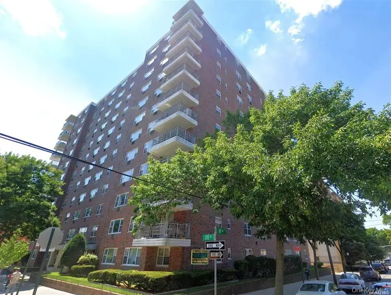 89-00 170th ST #10M, Jamaica, NY 11432