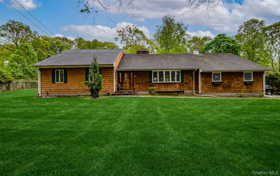 118 Harbor RD, Saint James, NY 11780