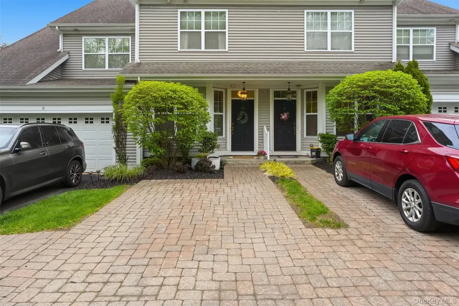 15 High Ridge LN, Middletown, NY 10940