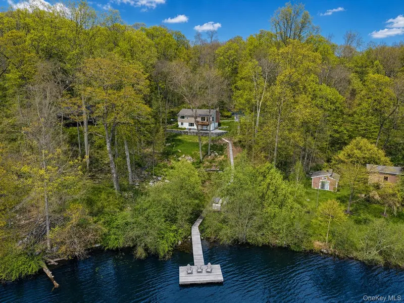 101 Seven Hills Lake DR, Carmel, NY 10512