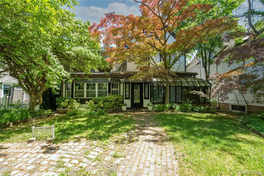 88 Prospect AVE, Douglaston, NY 11363