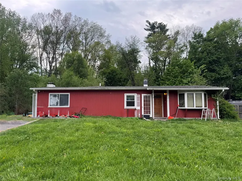 12 Park CIR, Mount Marion, NY 12456
