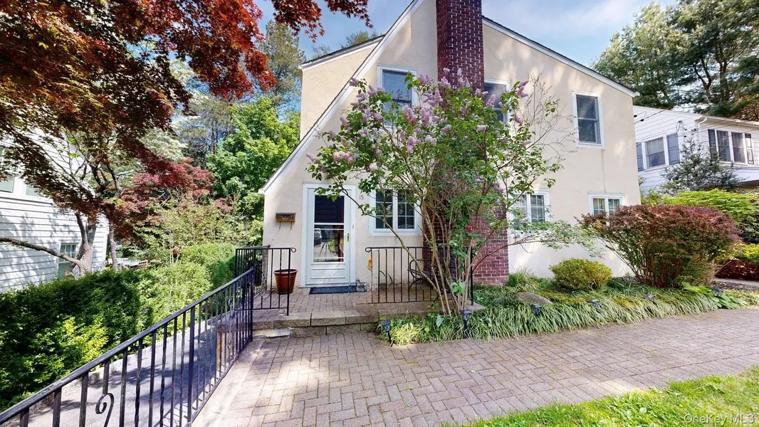15 Woodbine RD, Irvington, NY 10533