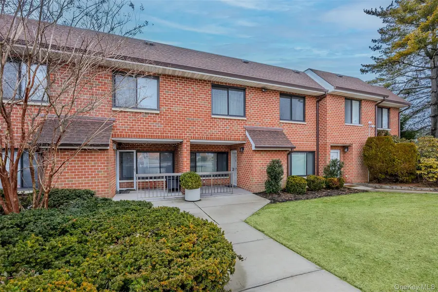 99 S Park AVE #28, Rockville Centre, NY 11570