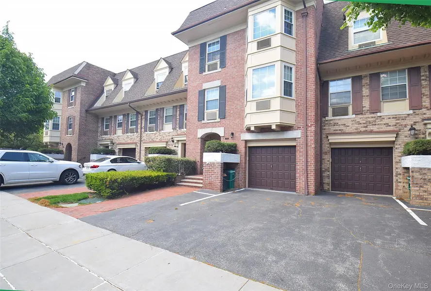 14-06 Michael PL #114 U, Bayside, NY 11360