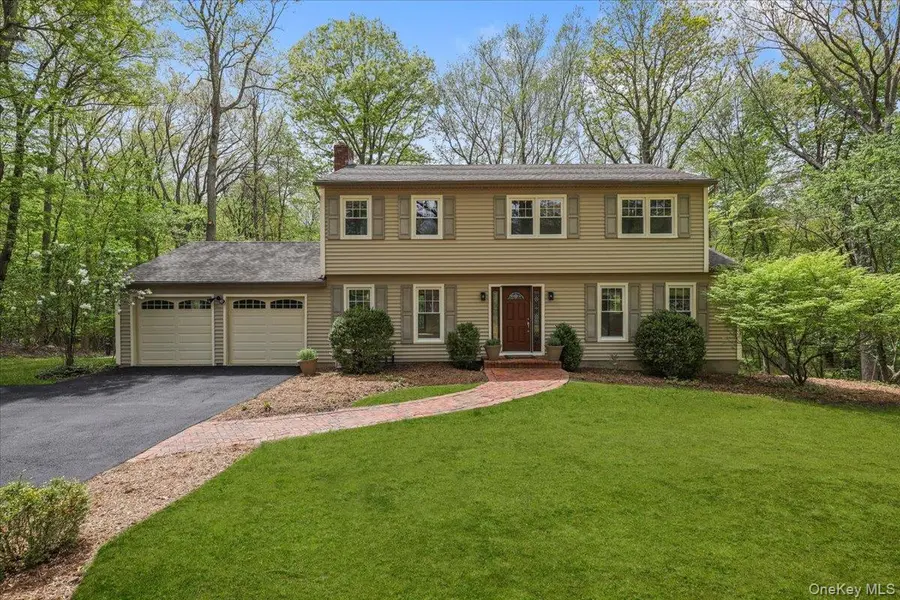10 Silvermine DR, South Salem, NY 10590