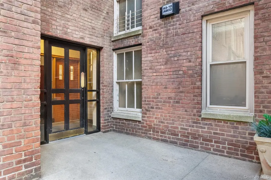 43-10 48 AVE #1C, Woodside, NY 11377