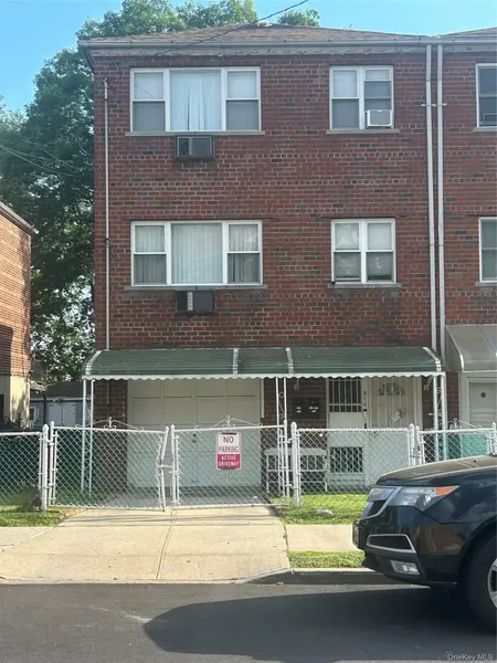 914 E 211th ST, Bronx, NY 10469