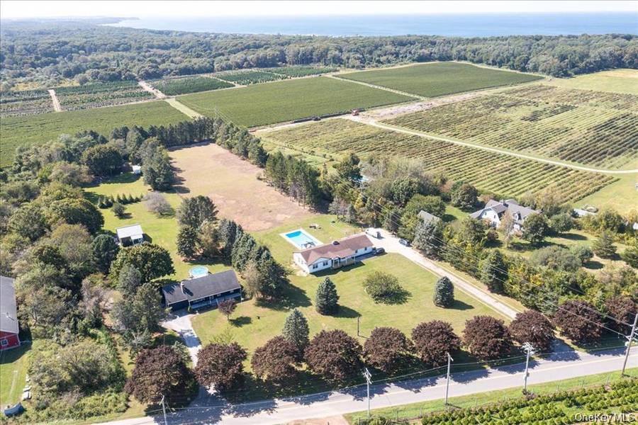 3715 Hortons LN, Southold, NY 11971