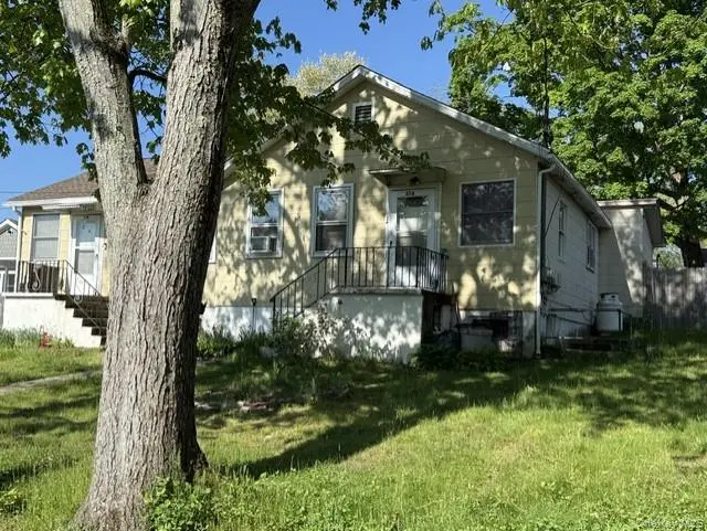 37 Argyle ST, Lake Peekskill, NY 10537