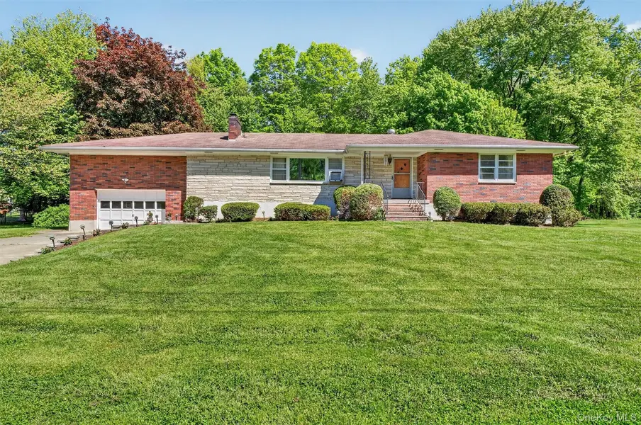 9 Alladin CT, Wappingers Falls, NY 12590