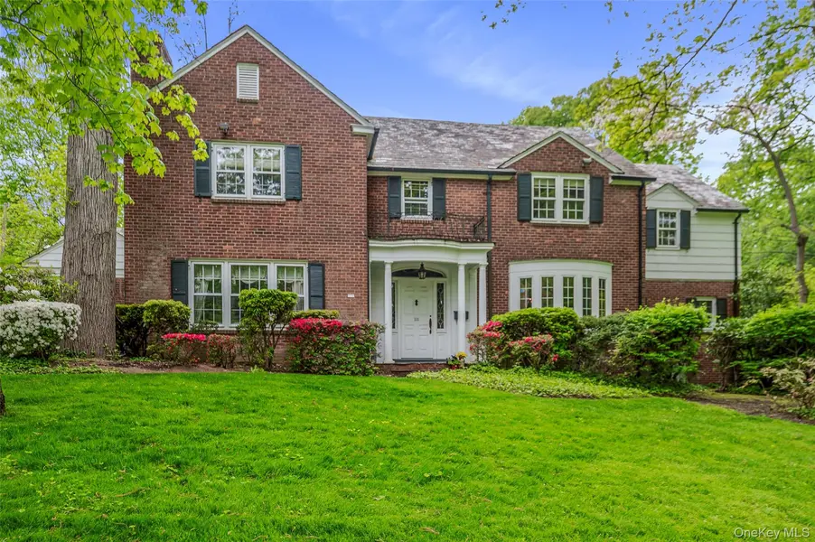 111 Clent RD, Great Neck, NY 11021