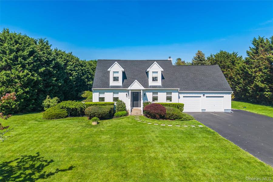 820 Gabriella CT, Mattituck, NY 11952