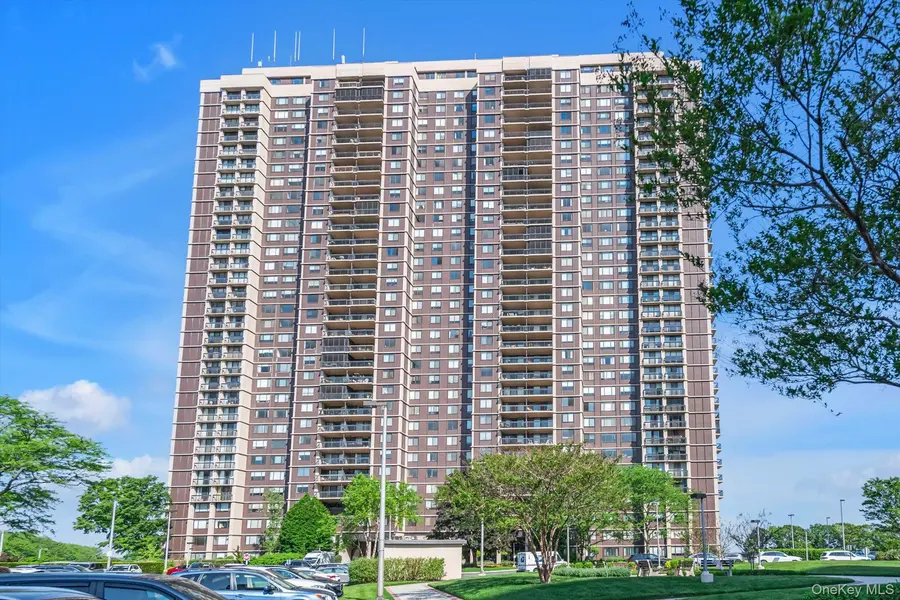 271-10 Grand Central Pkwy #29V, Floral Park, NY 11005