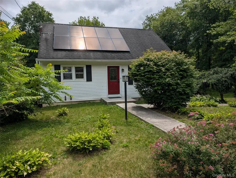 67 Pine Ridge DR, Hopewell Junction, NY 12533