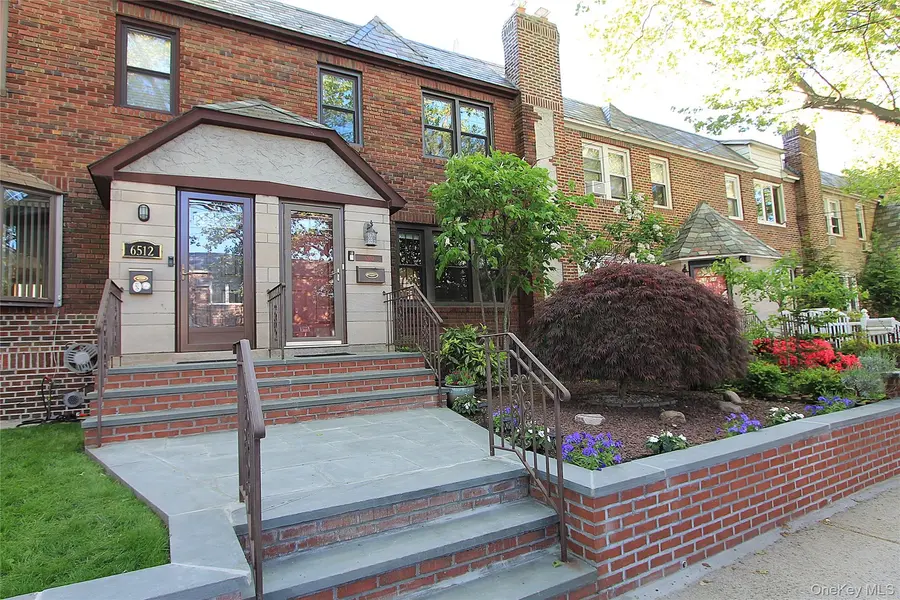 65-10 78th ST, Middle Village, NY 11379