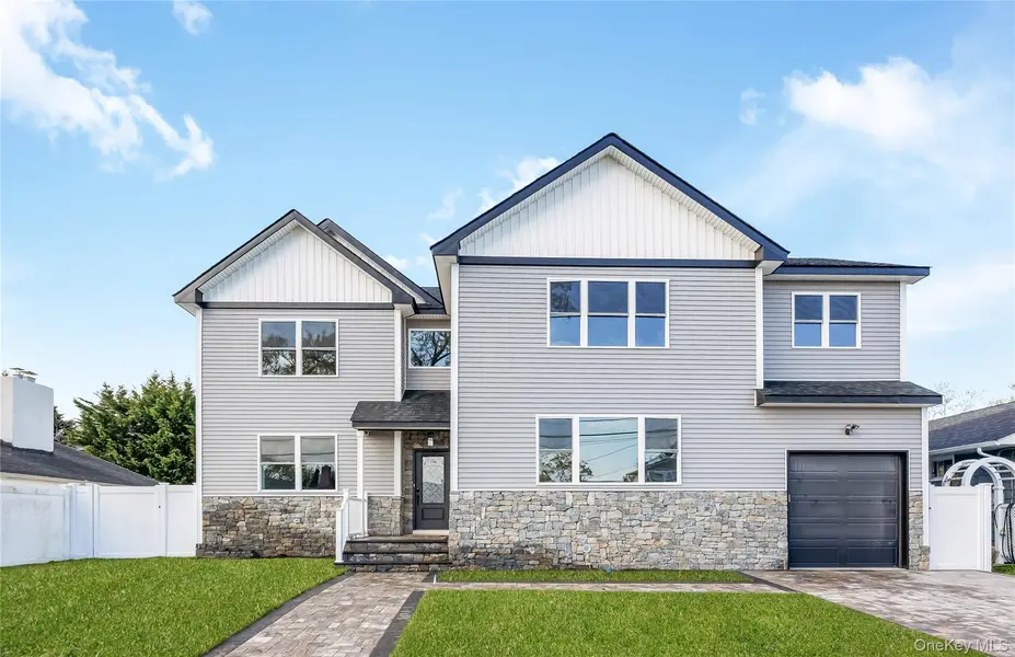 224 Oconnell ST, Massapequa Park, NY 11762