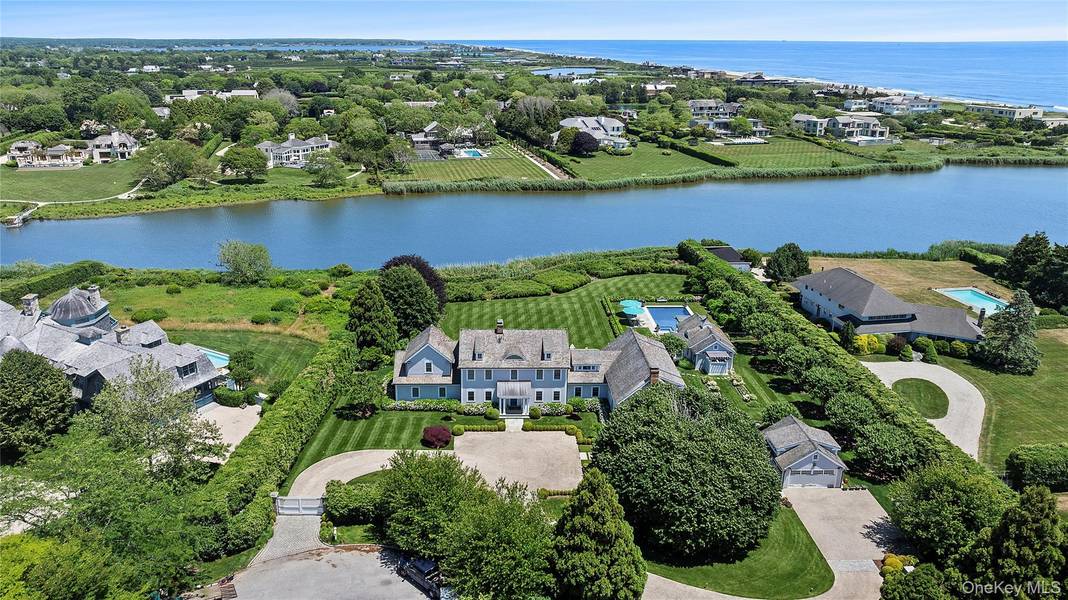 155 Duck Pond LN, Southampton, NY 11968