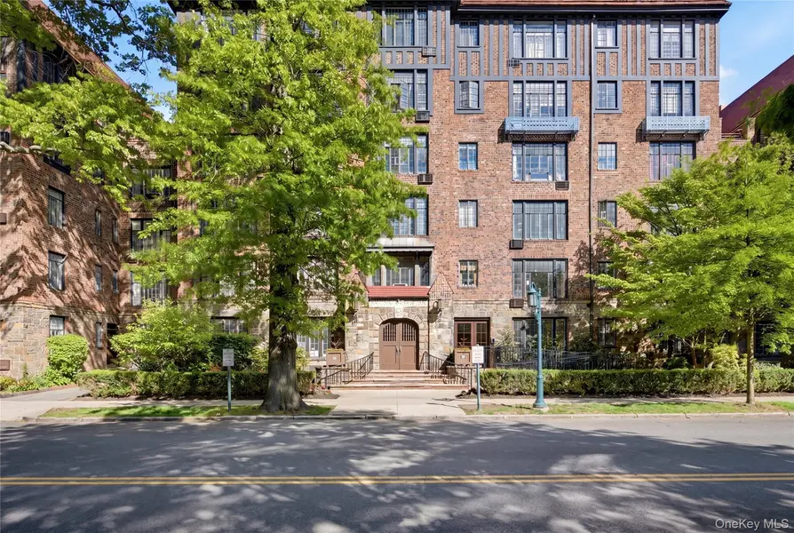 20 Continental AVE #1K, Forest Hills, NY 11375