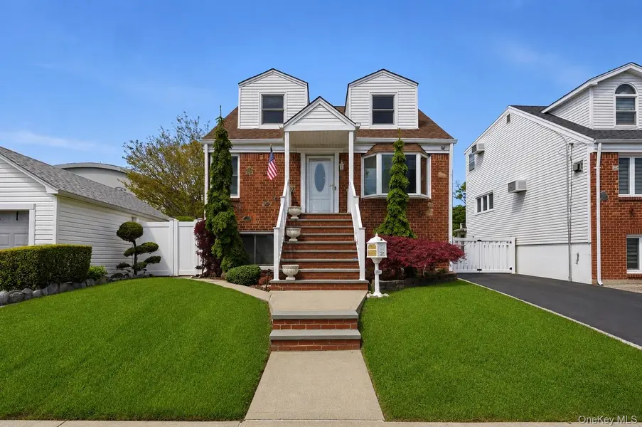 160-44 98th ST, Howard Beach, NY 11414