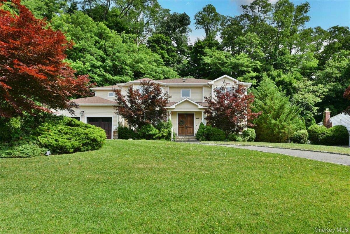 245 Harbor Hill RD, East Hills, NY 11576
