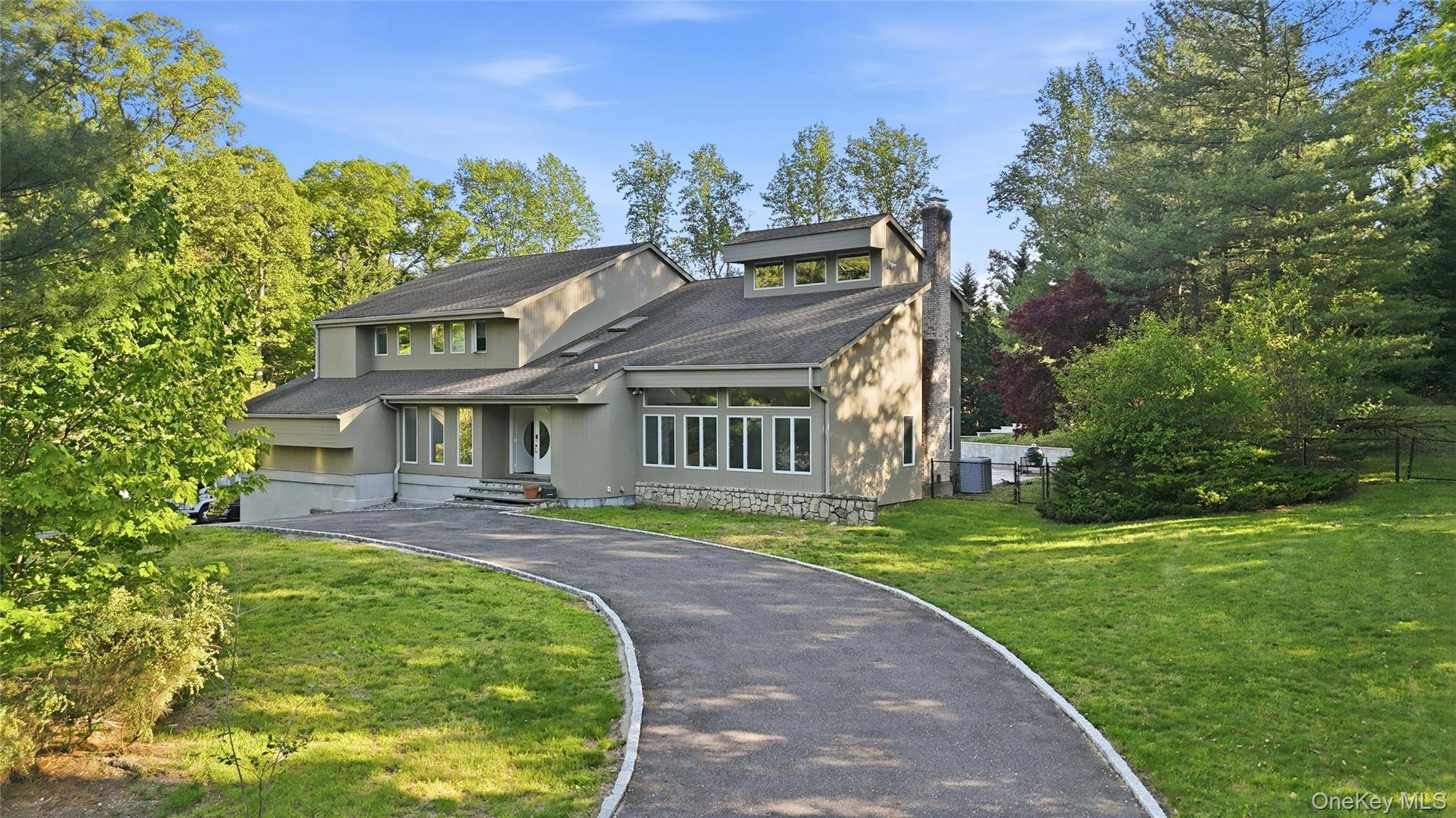 31 Sherwood Gate, Oyster Bay, NY 11771