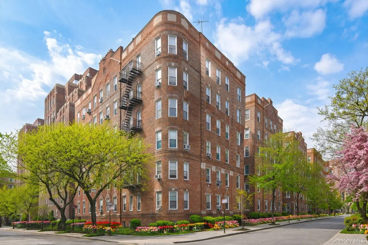 111-15 75th AVE #6J, Forest Hills, NY 11375