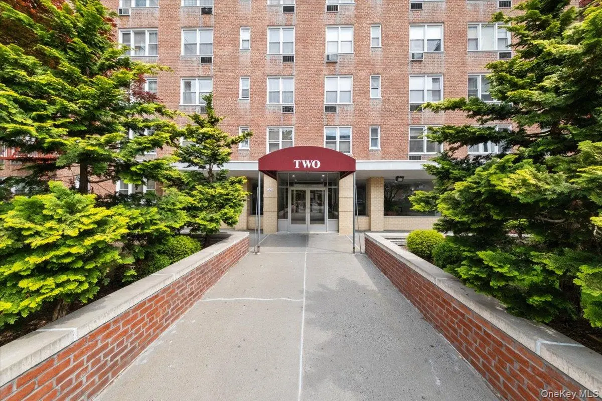 2 Sadore LN #1V, Yonkers, NY 10710