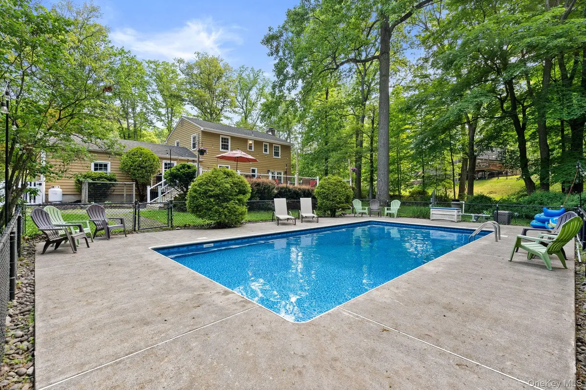 95 Pine Hill RD, Highland Mills, NY 10930