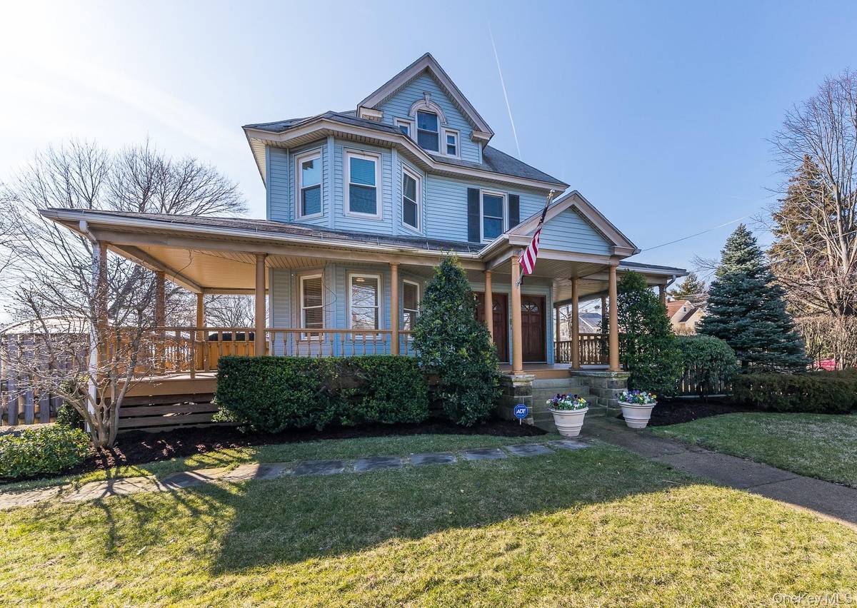167 Atlantic AVE #Upper, Oceanside, NY 11572