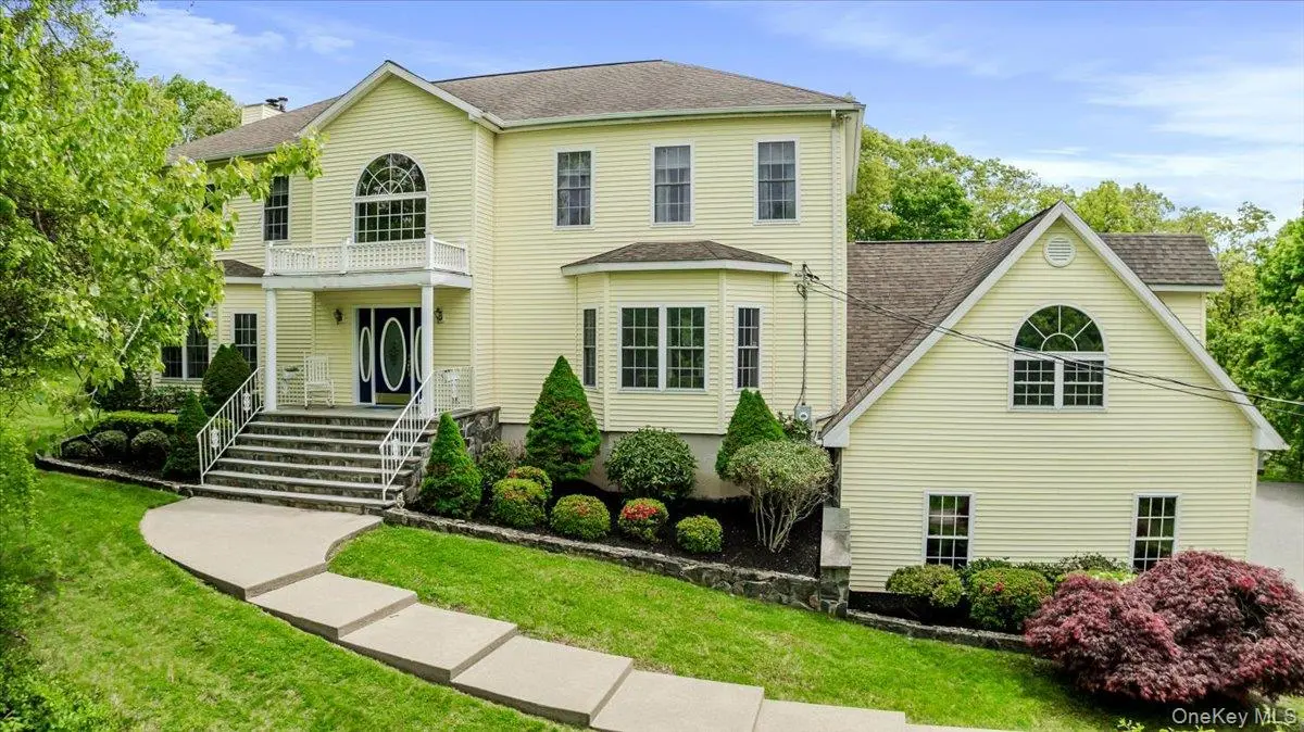 24 Muscoot RD, Mahopac, NY 10541