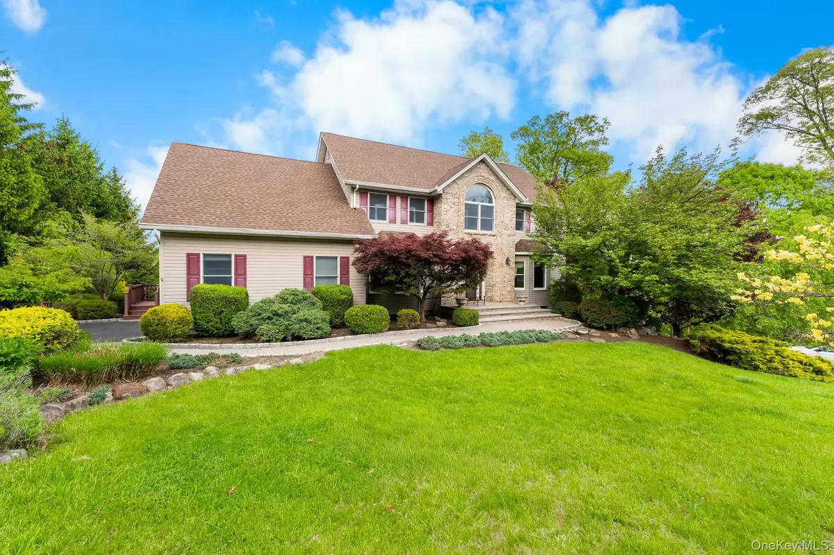 35 Pyngyp RD, Stony Point, NY 10980