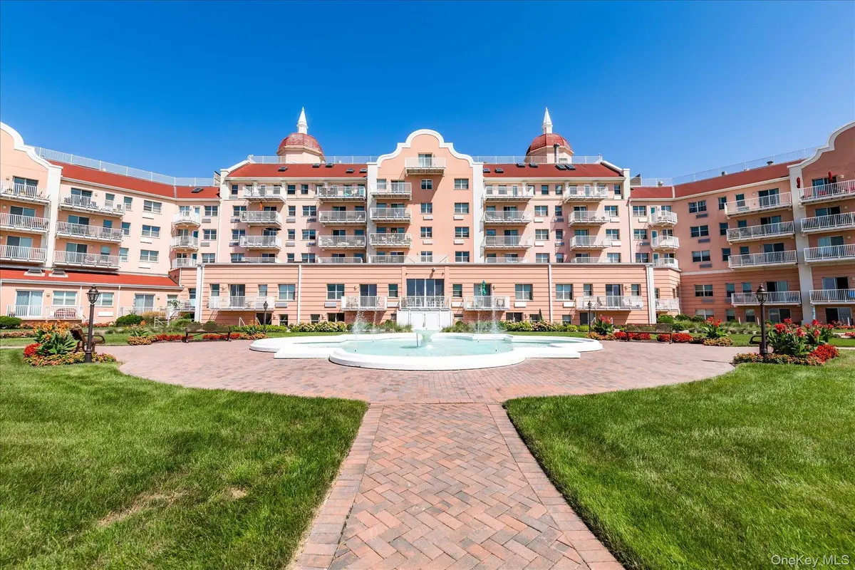2 Richmond RD #3U, Lido Beach, NY 11561